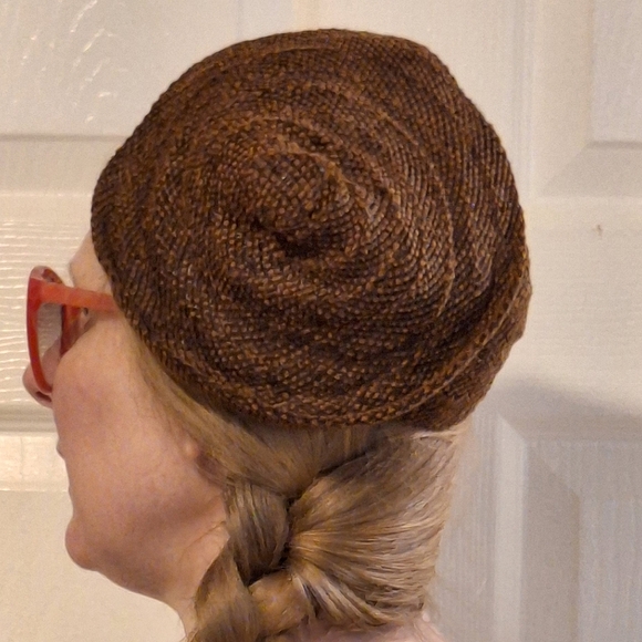 MARGUERITE, Paris | Brown Cap display picture 1